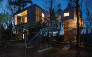 Andreas Wenning, «Treehouses. Small Spaces in Nature» -   